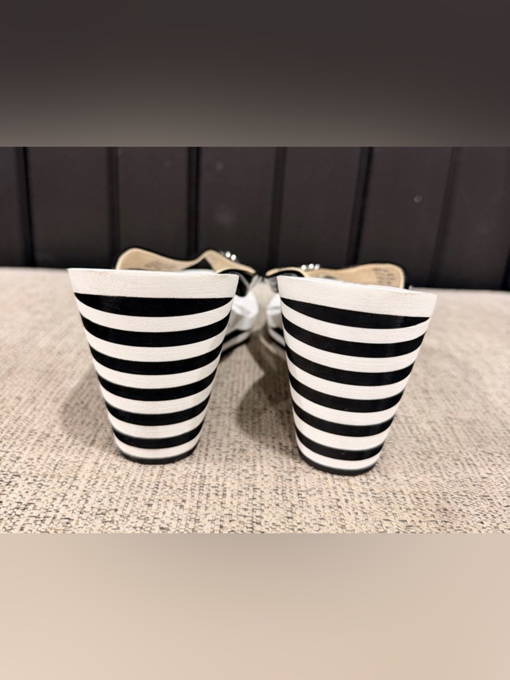 Michael Kors Black and White Striped Wedge Thong Sandals Size 7.5 - Picture 3 of 10